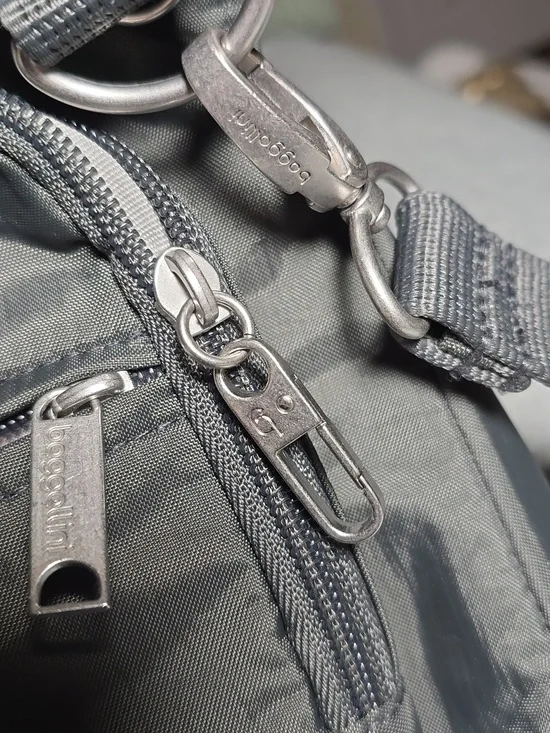 Baggallini Black Lightweight Crossbody Messenger Bag with 5 zipper compartments. - Picture 7 of 11